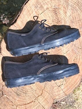 Rare Vintage Late 80s/Early 90s Made in USA Vans Black Suede Geometric Lug Sole